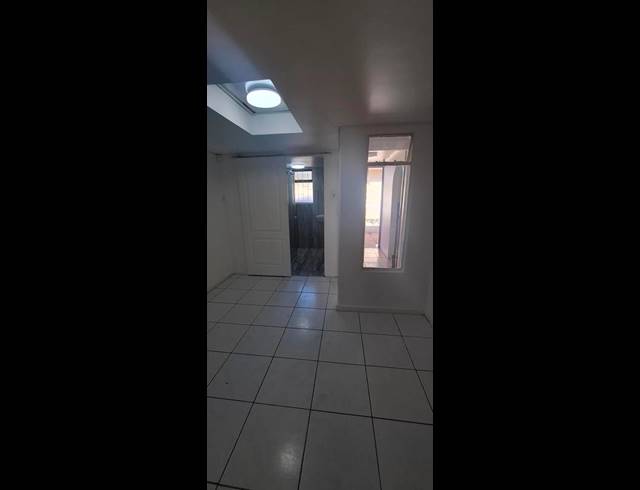 1 BEDROOM PROPERTY TO RENT IN GOODWOOD CENTRAL